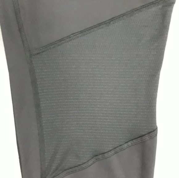 Old Navy Active Go Dry Running Crop 🎇🎇Mesh & Reflective Stripe🎇🎇 XL P - Picture 3 of 12